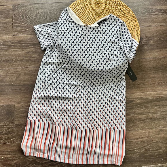 Lulus NEW Short Sleeve Pattern Dress size small - Picture 2 of 3